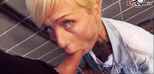  Blonde kurze haare tattoo Milf hat EroCom Date öffentlich und wird abgeschleppt zum Date